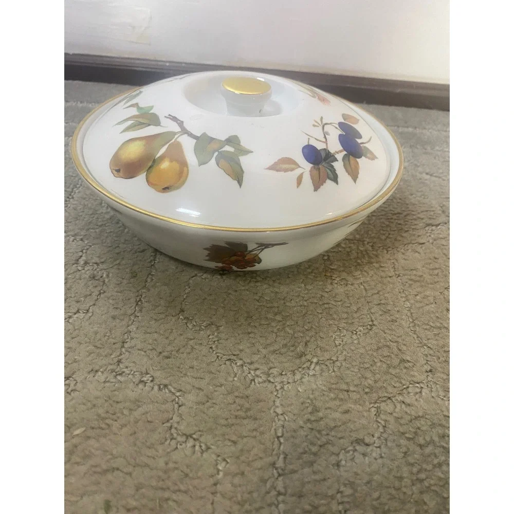 Royal Worcester Evesham Covered Casserole Baking Dish England Gold Trim